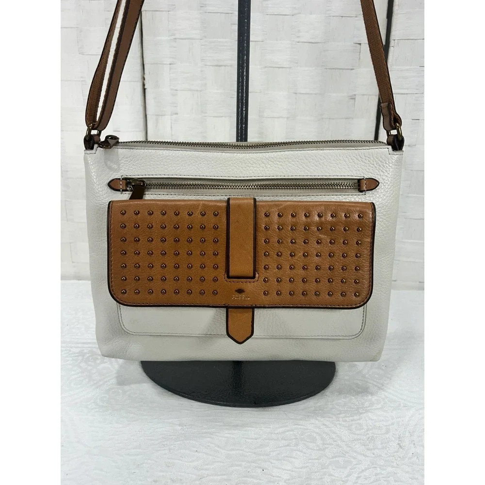 Fossil cream & brown pebbled leather purse zip closure womens
